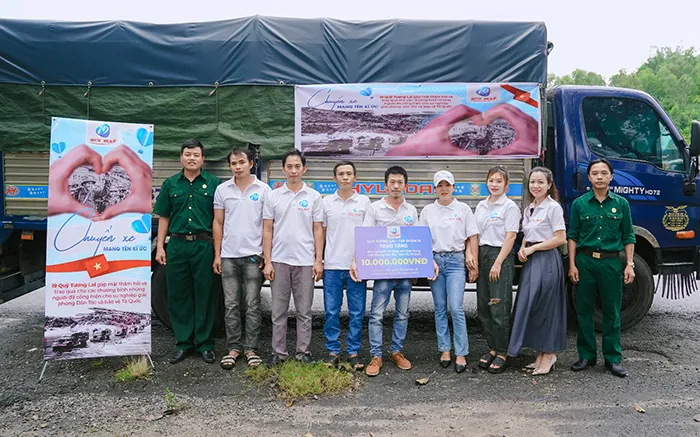 Hình ảnh nhân viên hỗ trợ khách hàng của fanvip sẵn sàng giải đáp mọi thắc mắc về chính sách GDPR và bảo mật dữ liệu.