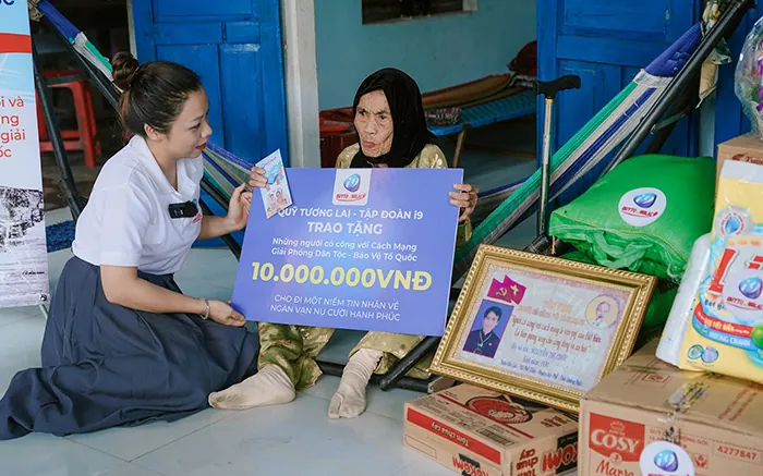 Đội ngũ hỗ trợ khách hàng chuyên nghiệp của fanvip sẵn sàng phục vụ 24/7